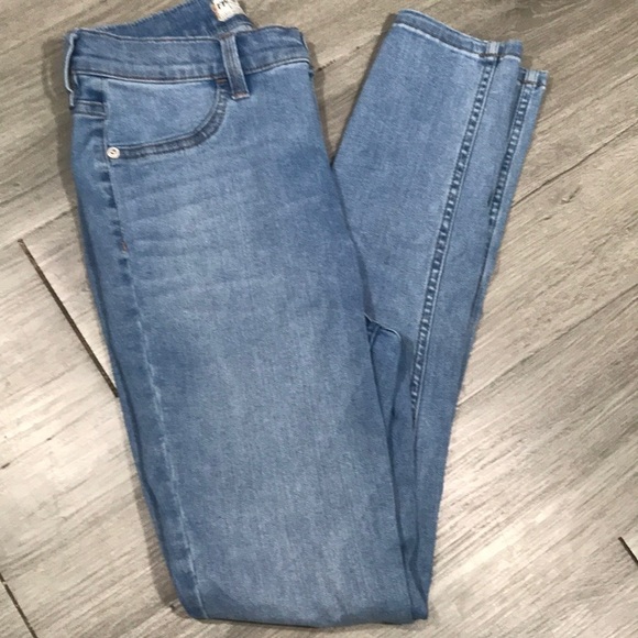 Free People High Rise Skinny Light Wash Jeans - Picture 2 of 8